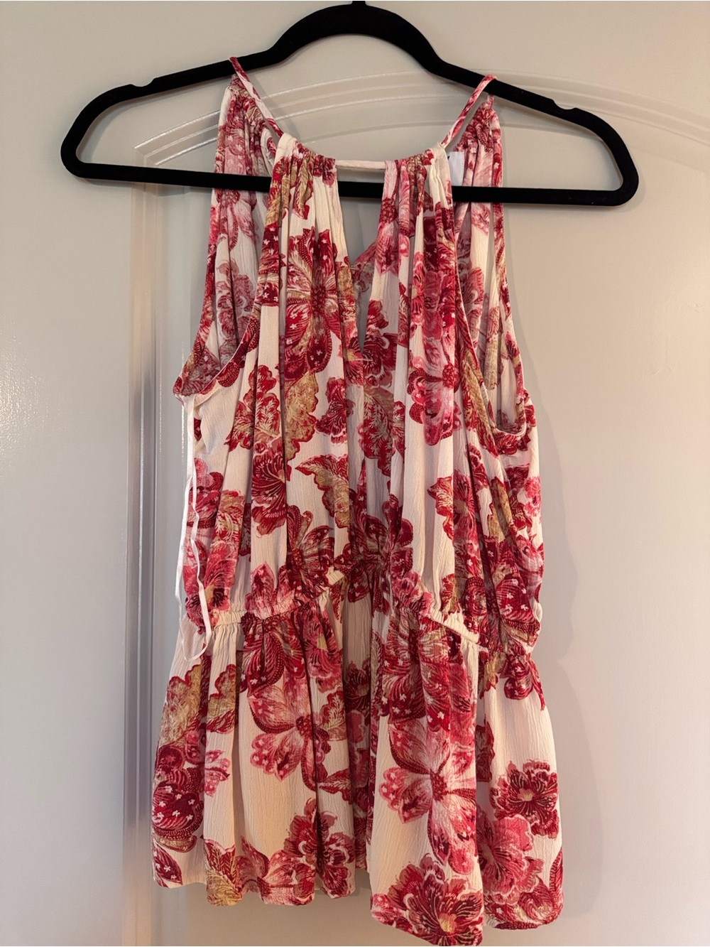 Floral Sleeveless Halter Top in White and pink